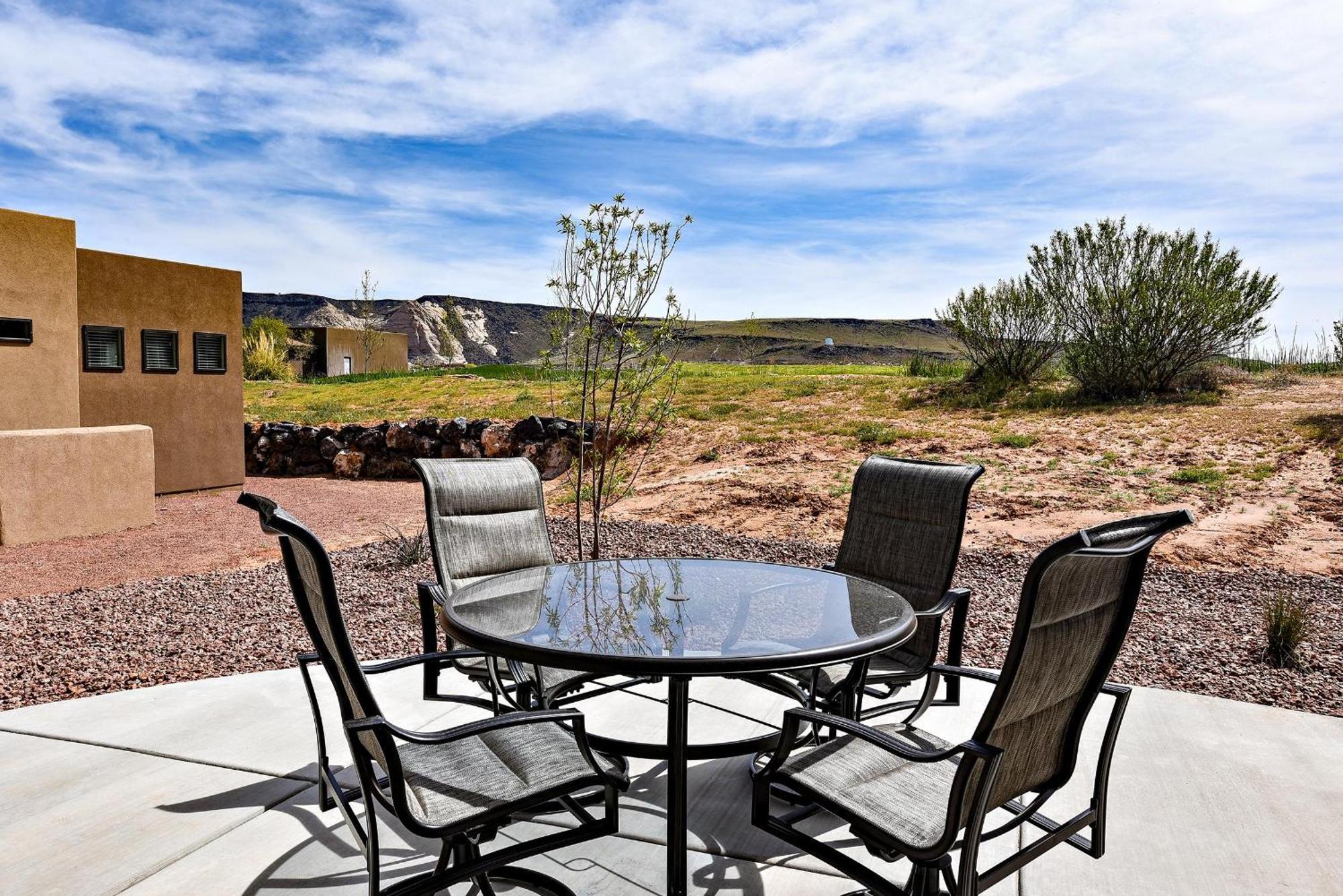 The View At The Escapes Villa St. George Eksteriør bilde